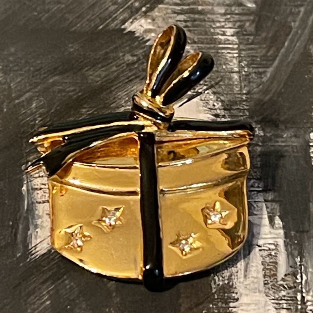 *RARE* Vintage Ugo Correani Gold & Black Enamel Rhinestone Star Gift Box Brooch